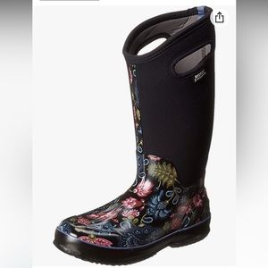 Women’s Bogs Classic Winter Blooms Size 10